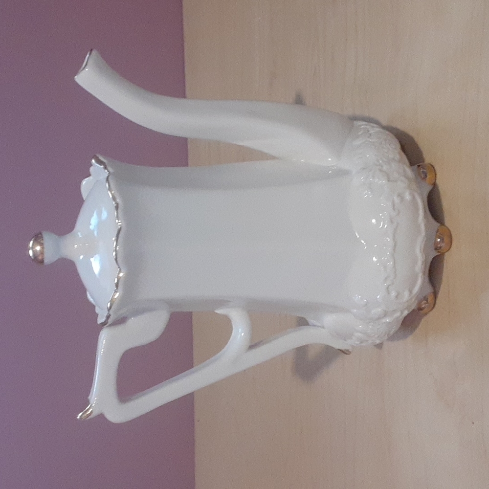Tea pot ,Creamer & covered sugar bowl set - Picture 4 of 16